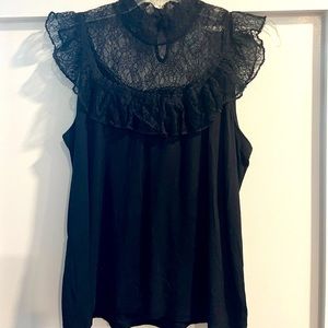 Ralph Lauren Top with tasteful lace Victorian collar